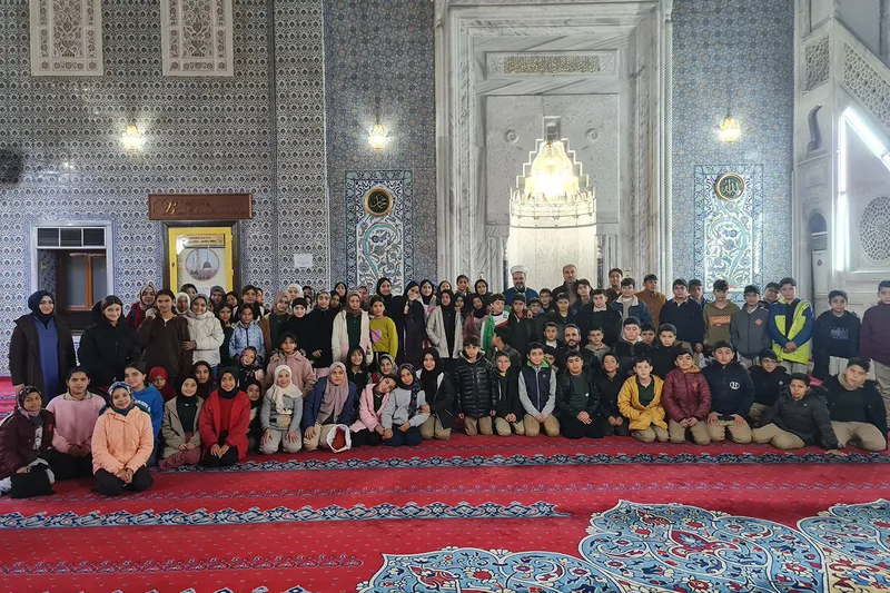 Şanlıurfa’da öğrenciler sabah namazında buluştu: Manevi atmosferde anlamlı etkinlik