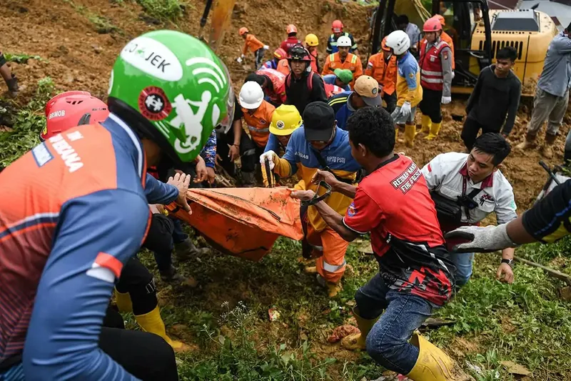 Endonezya’daki sel ve heyelanlarda ölenlerin sayısı 174’e yükseldi