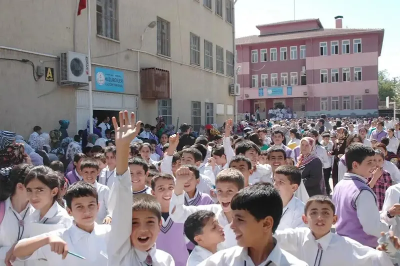 18 milyon öğrenci için ilk ara tatil başladı