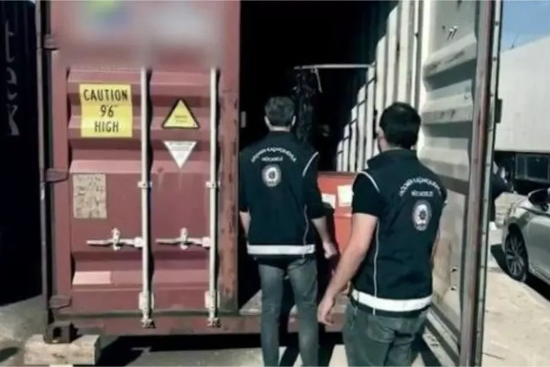 Mersin Limanı’nda konteynerde 44 düzensiz göçmen yakalandı