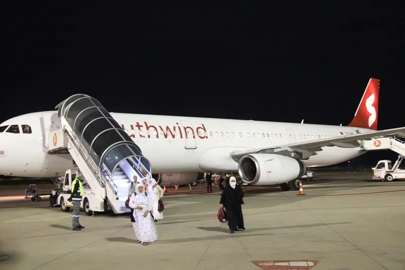 Şırnak’tan kutsal topraklara giden 220 Umre yolcusu direkt uçuşla geri döndü