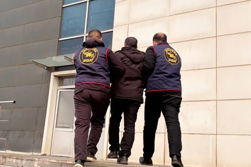 Bingöl’de kesinleşmiş hapis cezası bulunan 2 şahıs yakalandı