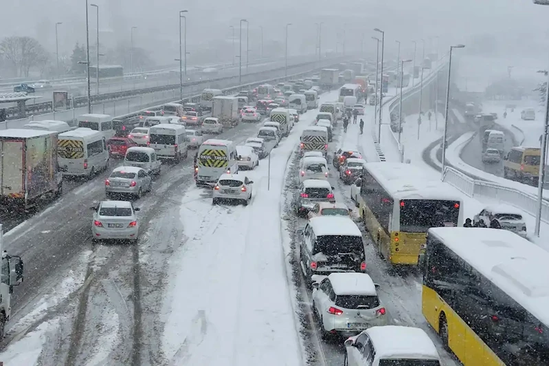 İstanbul Valiliği: Akşam saatlerinden itibaren kar bekleniyor