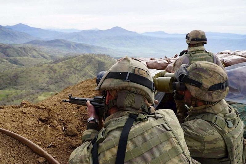 Fırat Kalkanı ve Barış Pınarı bölgelerinde 3 PKK elemanı öldürüldü