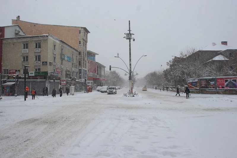 Olumsuz hava koşulları nedeni ile 2 bin 985 yerleşim yerinin yolu ulaşıma kapandı