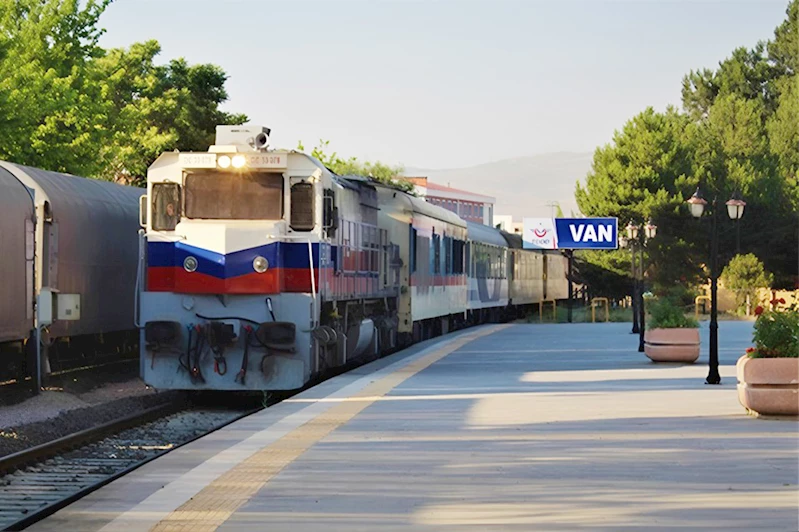 Tahran-Van tren biletleri yarın satışa çıkıyor