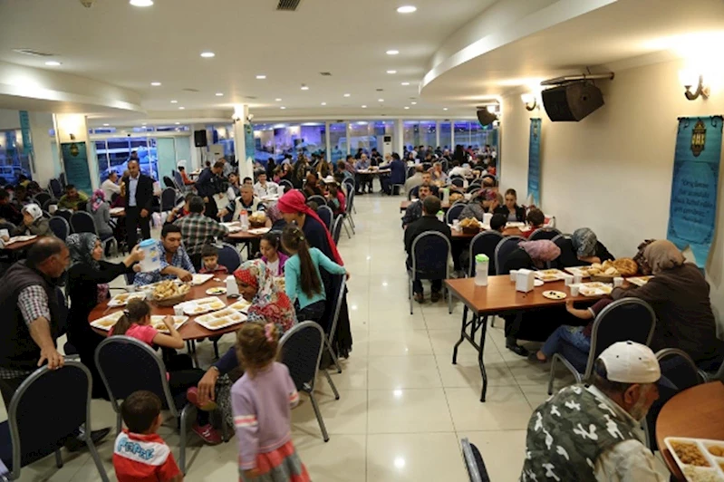 İlk sahur yapıldı, ilk iftar bugün