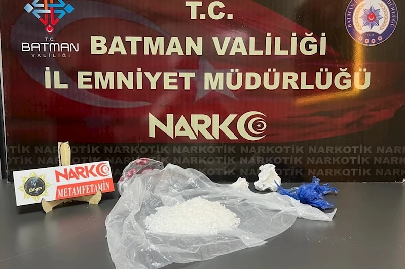 Aracında uyuşturucu ele geçirilen 2 şüpheli yakalandı