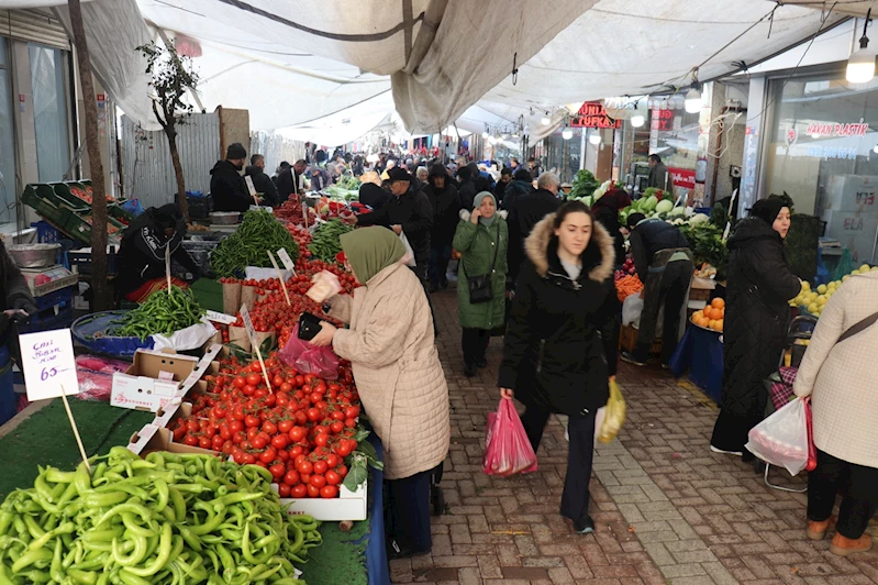 Semt pazarlarında fiyatlar cep yakıyor