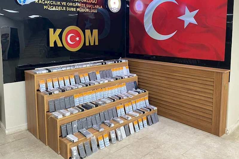 Kaçak telefon operasyonu: 4 Milyonluk vurgun yakalandı!