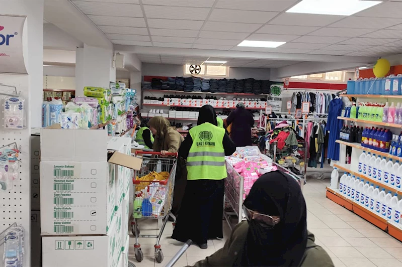 Şanlıurfa’da ihtiyaç sahibi yüzlerce aileye gıda ve hijyen yardımı
