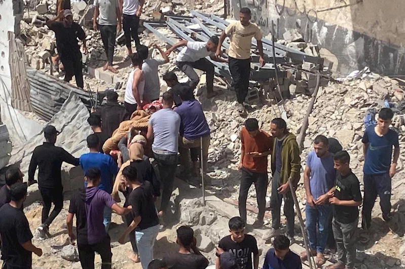 Şiddetli bombardıman altındaki Gazze