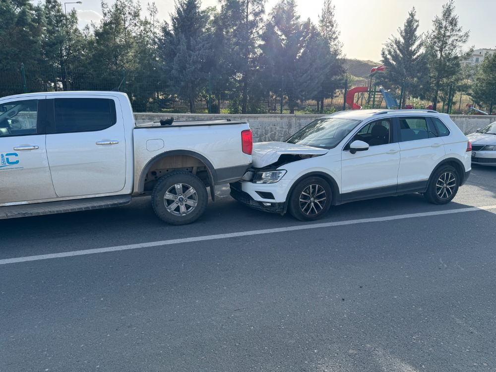 Çamlıtepe Mahallesi’nde Maddi Hasarlı Trafik Kazası
