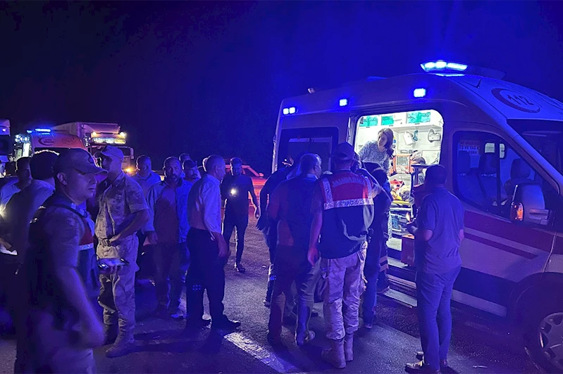 Şanlıurfa’da iki araç çarpıştı: 6 kişi yaralandı