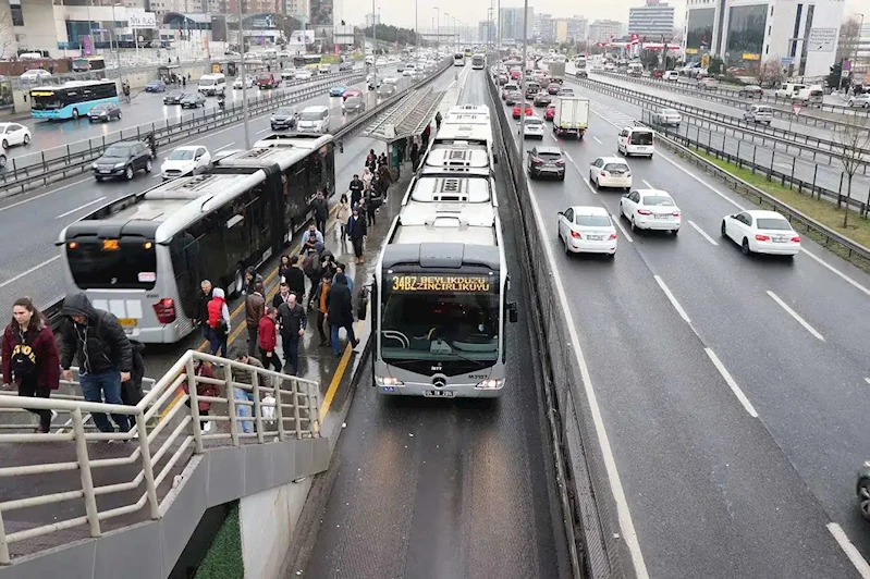 İstanbul’da bazı yollar trafiğe geçici olarak kapatıldı