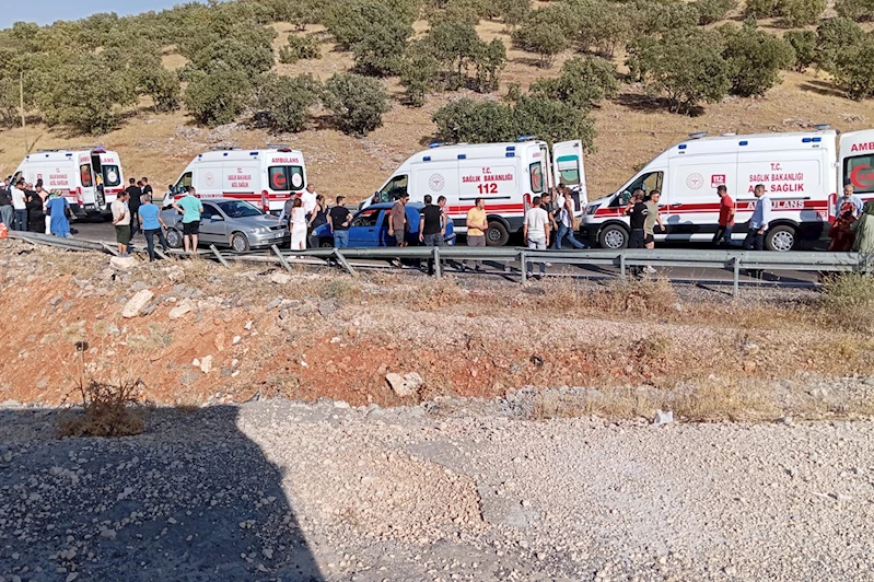 Diyarbakır’da minibüs devrildi: 1 ölü, 7 yaralı