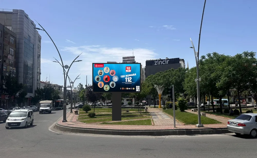 4 FARKLI NOKTAYA DİJİTAL TOTEM