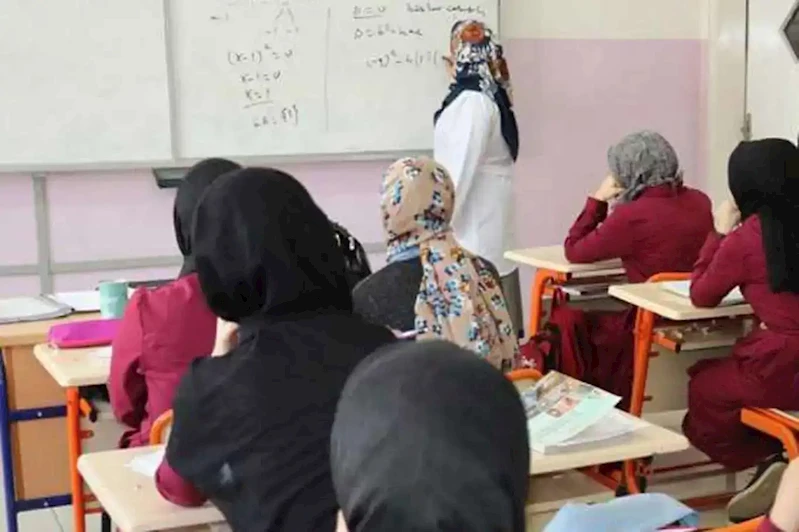 Öğretmenlerin iller arası mazerete bağlı yer değiştirme atamaları yapıldı