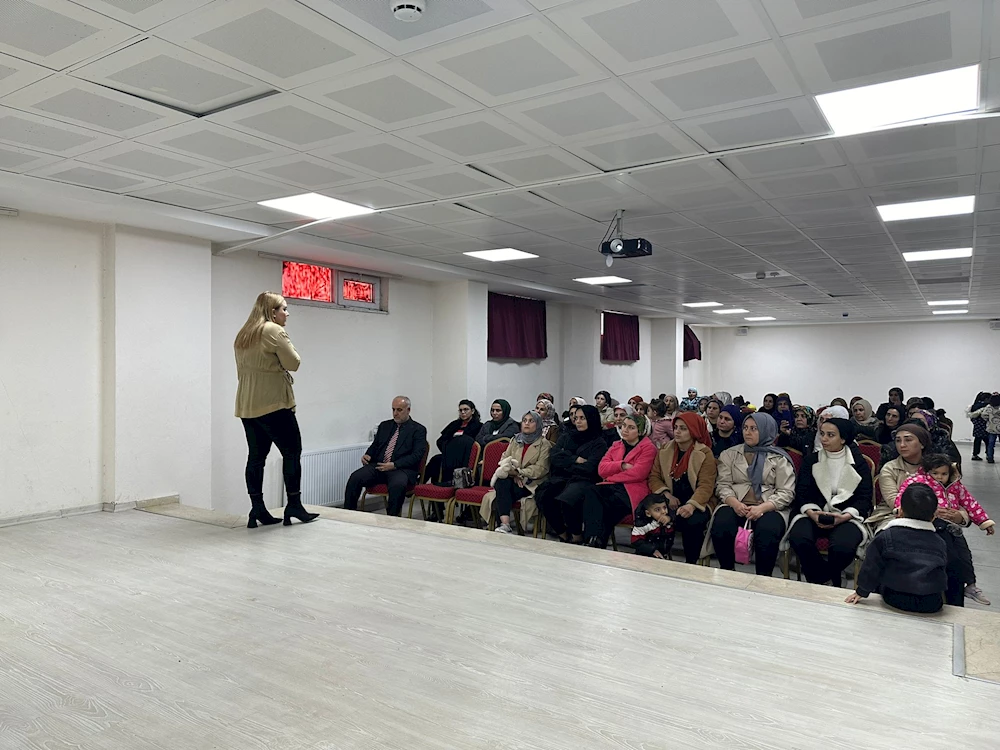 Ebeveyn eğitim semineri devam ediyor