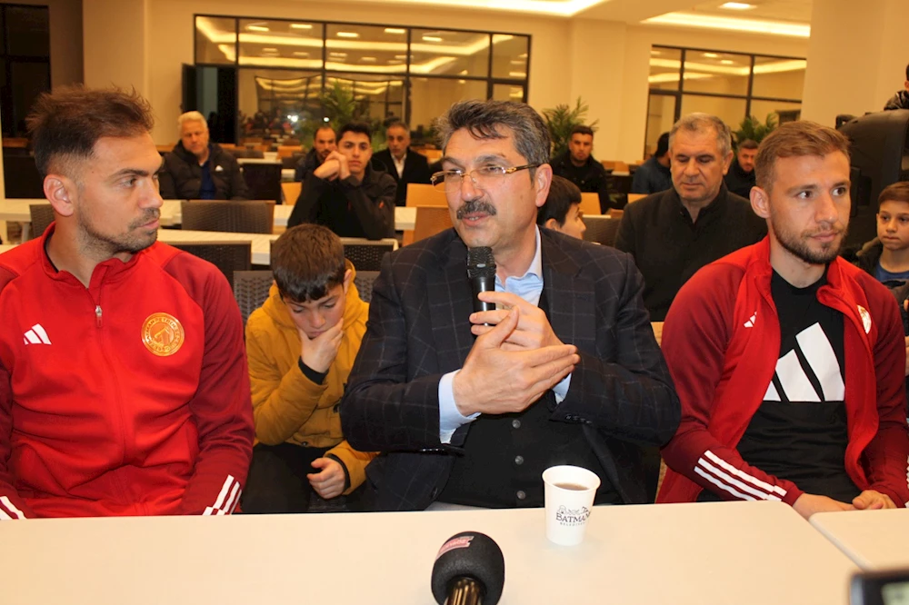 Nasıroğlu, TPAO Batman Petrolspor yönetimi, sporcular ve gazetecilerle iftarda bir araya geldi