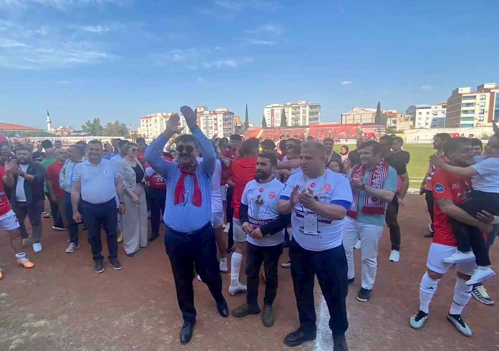 Milletvekili Ferhat Nasıroğlu, Petrolspor’u 2. Lig’e Çıkaran Takımı Kutladı
