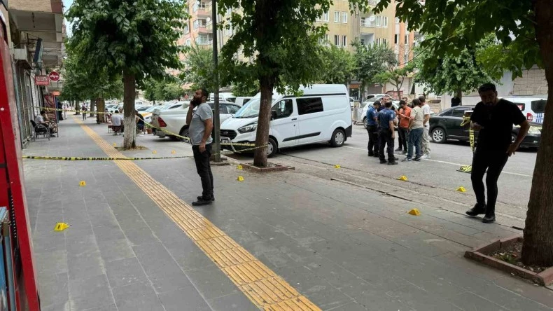 Diyarbakır’da anlaşma masasında silahlar konuştu: 4 yaralı