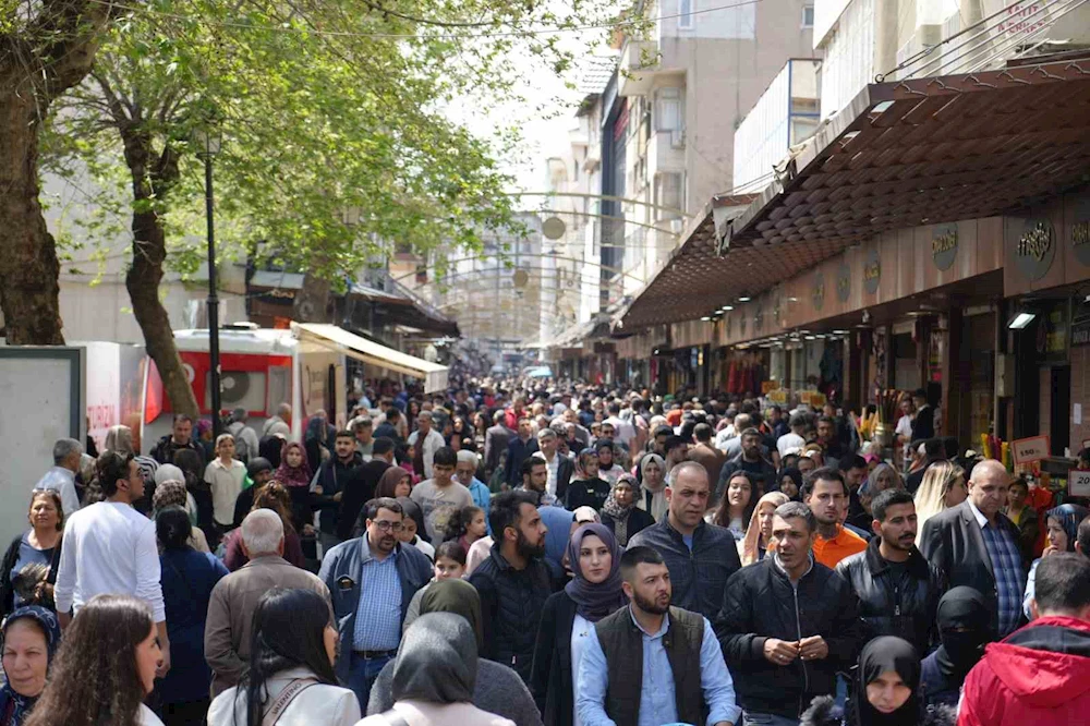 Gaziantep’te çarşı pazarda bayram yoğunluğu