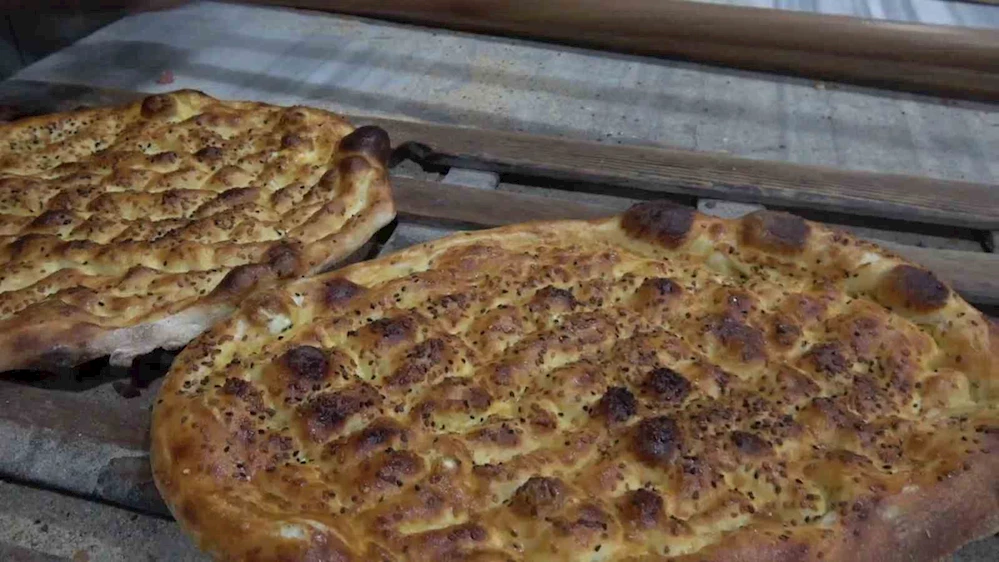 Siirt’te fırınlarda Ramazan pidesi mesaisi